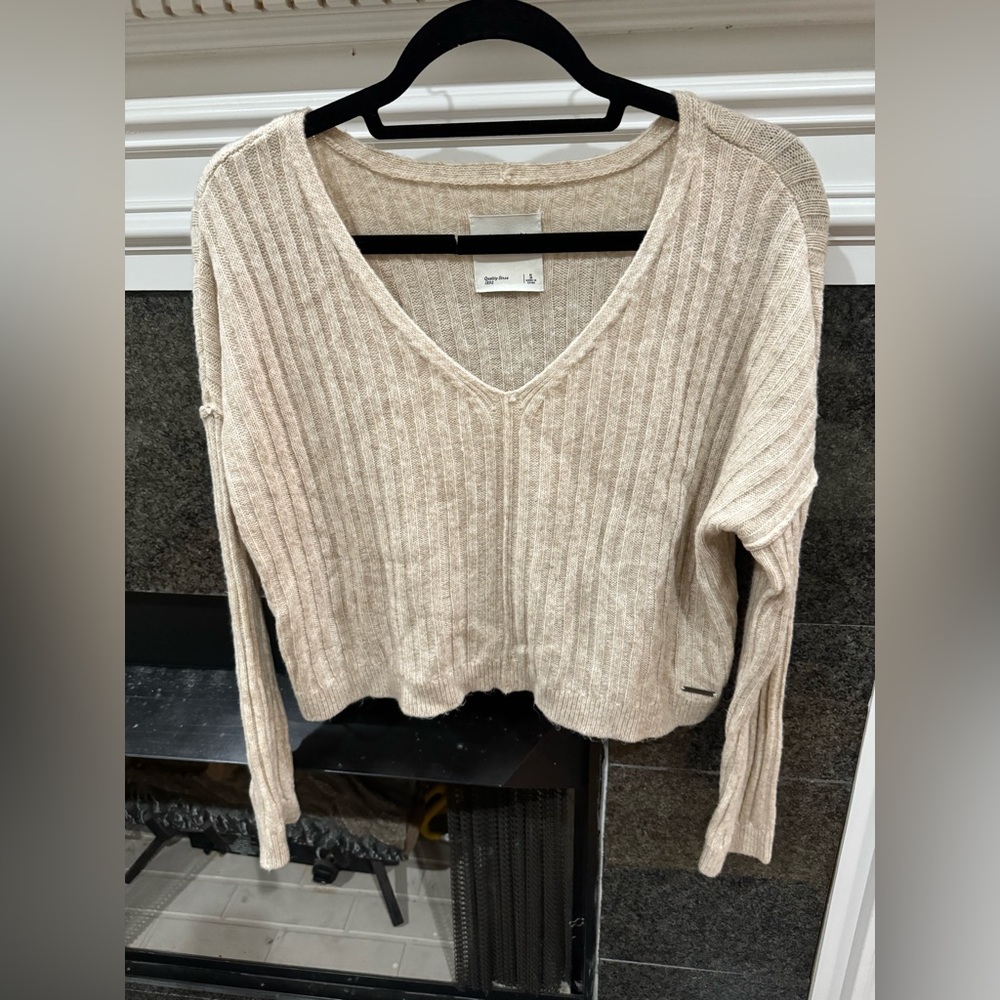 Abercrombie Tan V Neck Cropped Ribbed Sweater - S - Great Condition